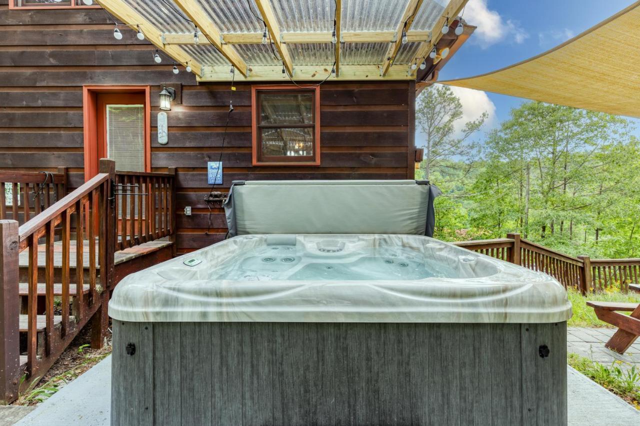 Trout N' About Your Blue Ridge Mountains Retreat, Hot Tub + Game Room! Ellijay Zewnętrze zdjęcie