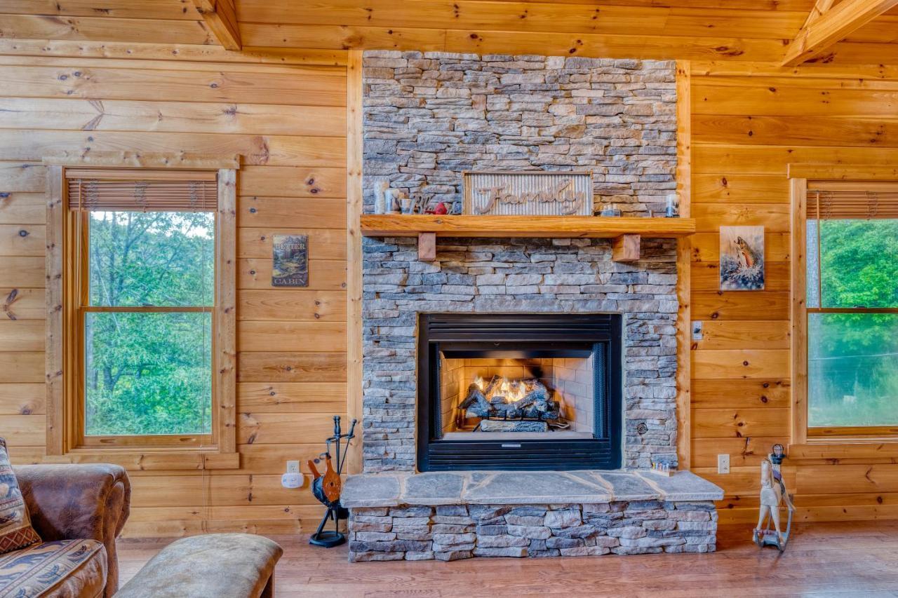 Trout N' About Your Blue Ridge Mountains Retreat, Hot Tub + Game Room! Ellijay Zewnętrze zdjęcie
